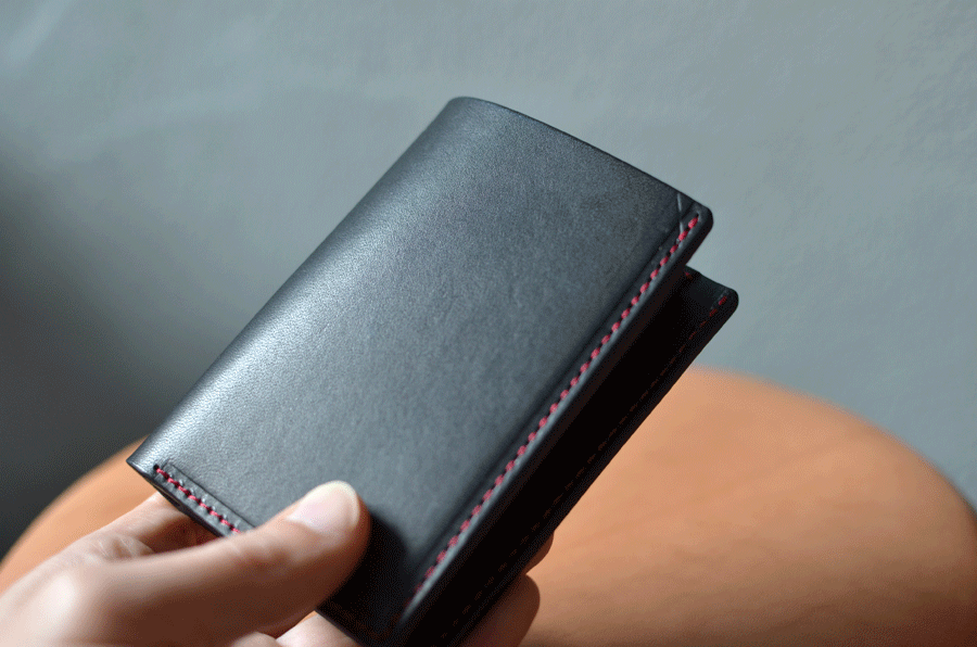 フルオーダーメイドのミドルサイズ財布