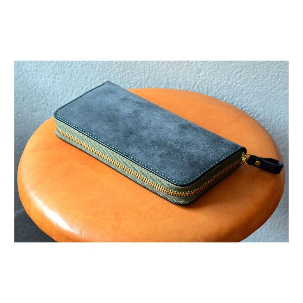 オーダーメイドで作製したファスナー財布