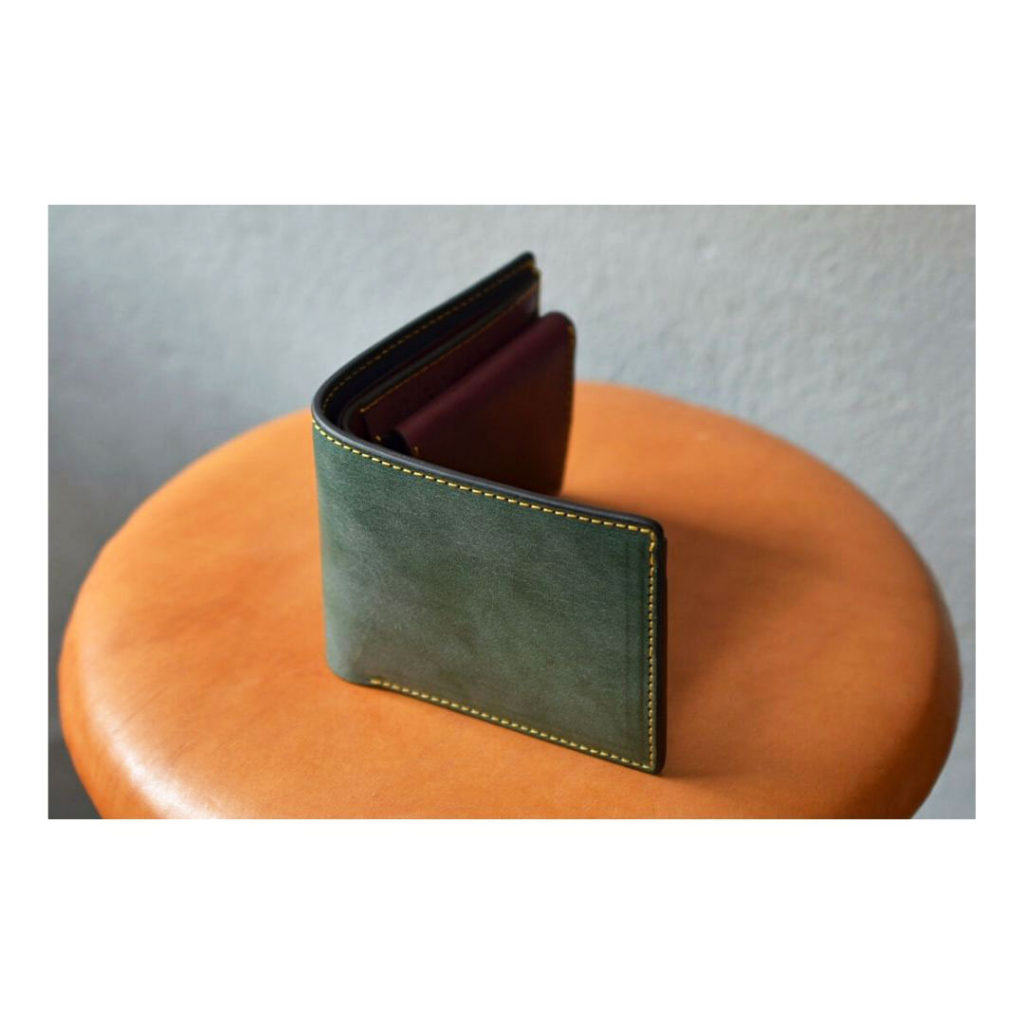 オーダーメイドで作製した二つ折り財布