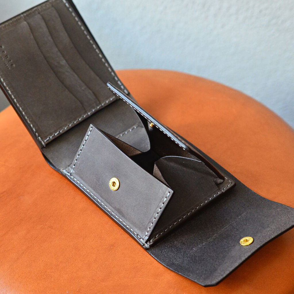 オーダーメイドで作製したショート財布