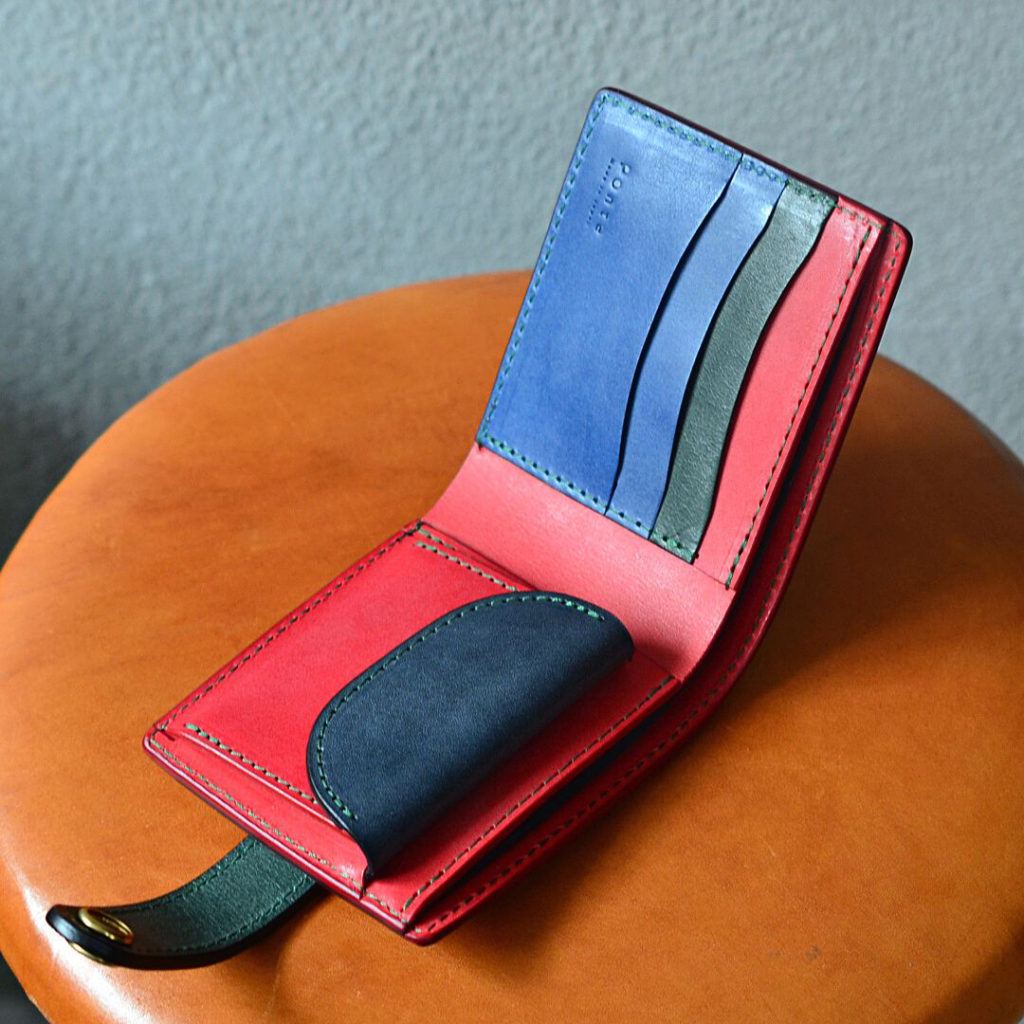 オーダーメイドで作製したカラフルな財布