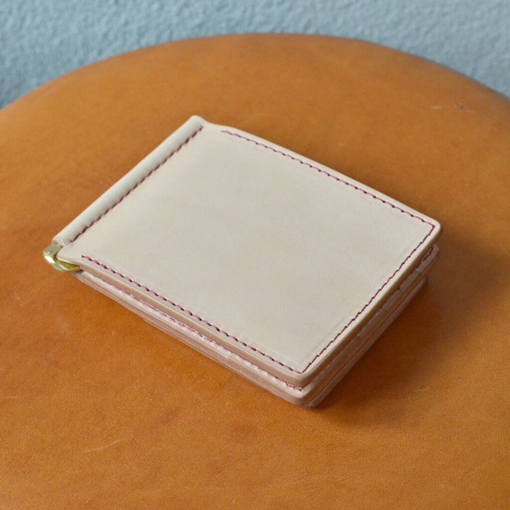 ヌメ革の小銭付マネークリップ