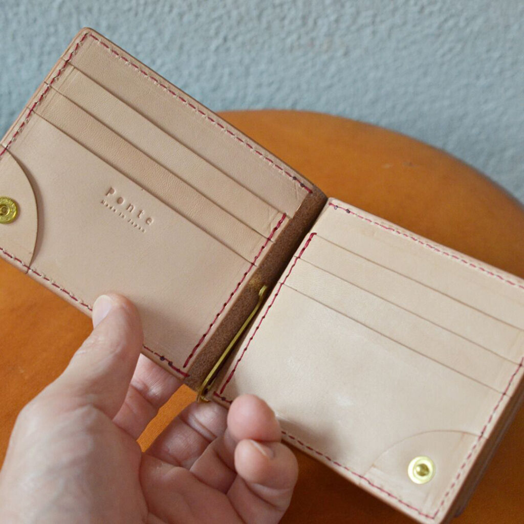 ヌメ革の小銭付マネークリップ