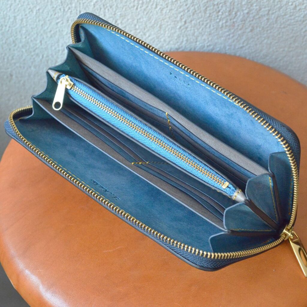 ラウンドファスナー財布