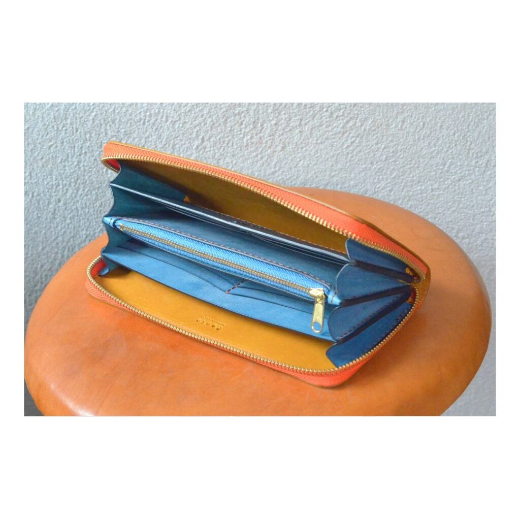 ターコイズとマスタードの財布