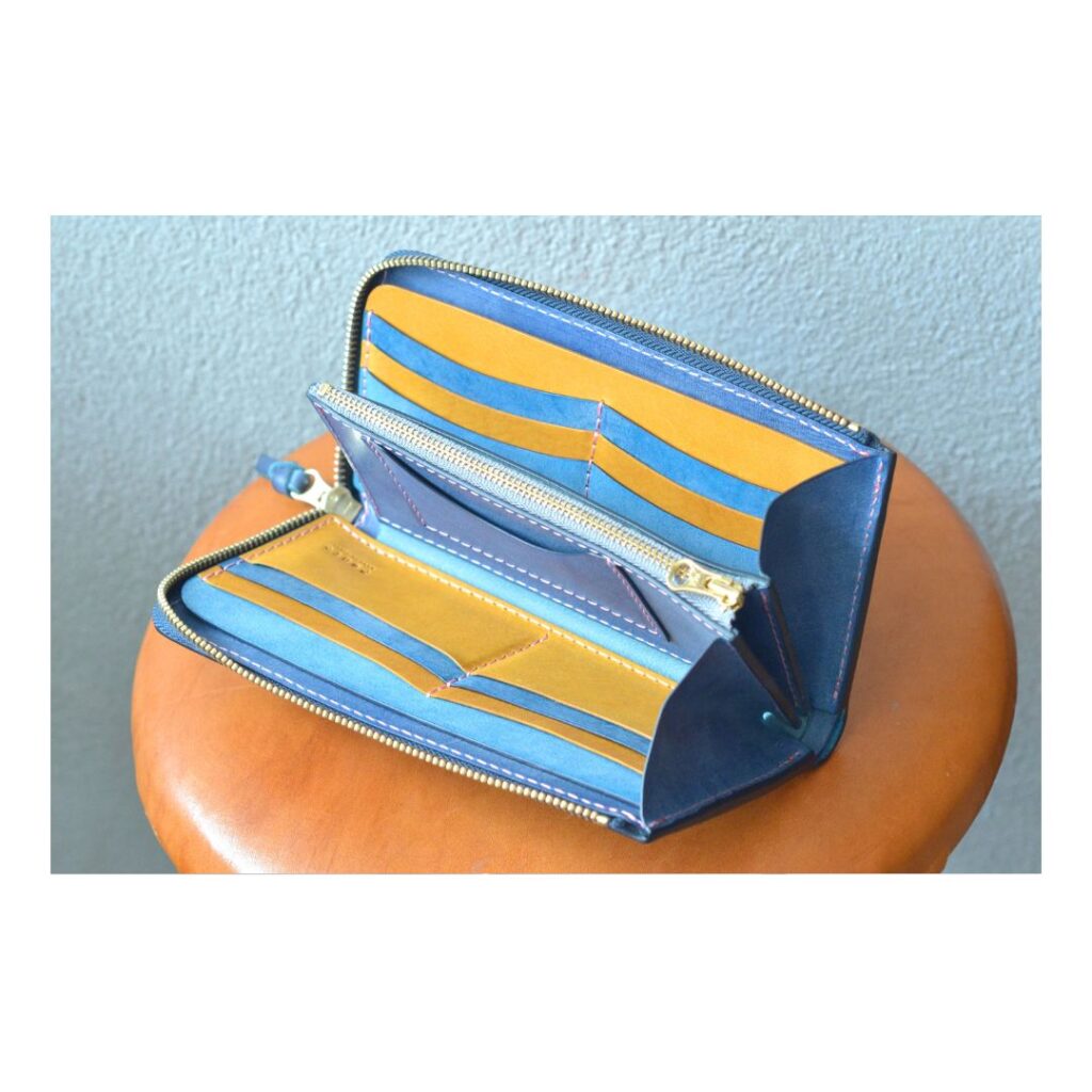 ターコイズとマスタードの財布