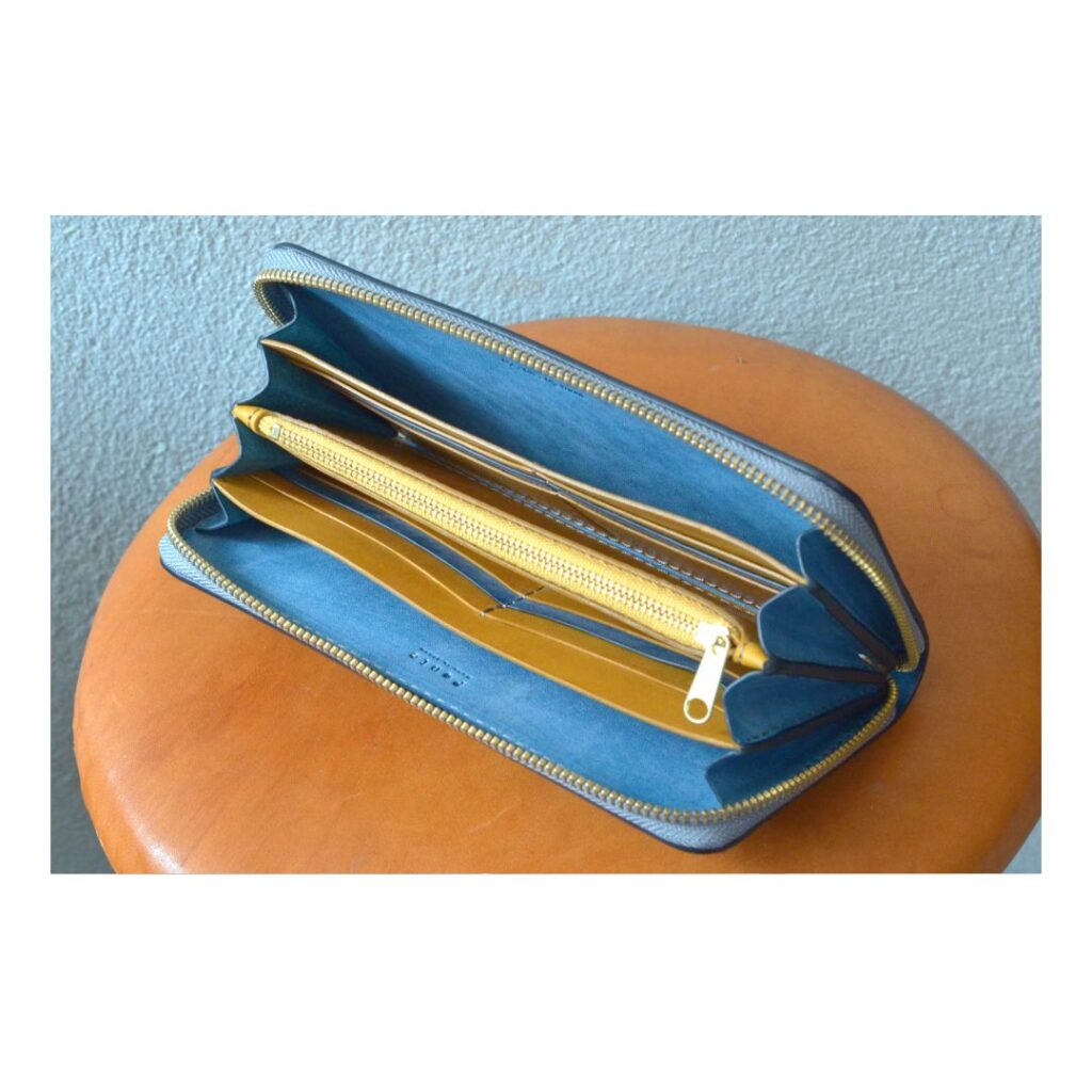 ターコイズとマスタードの財布